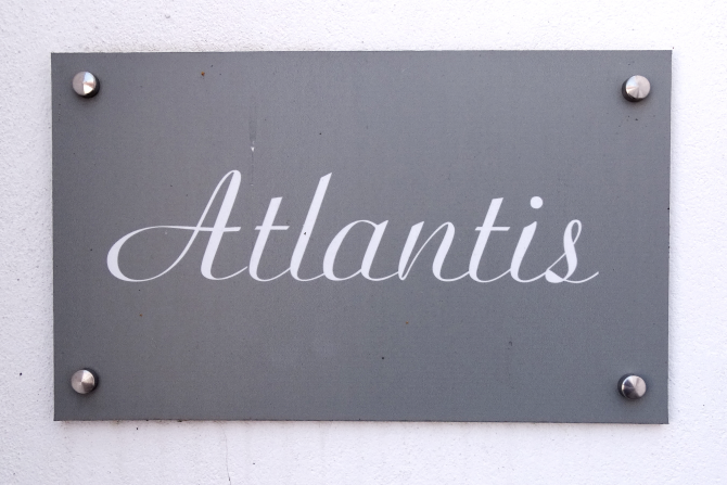 Eingangsschild Atlantis